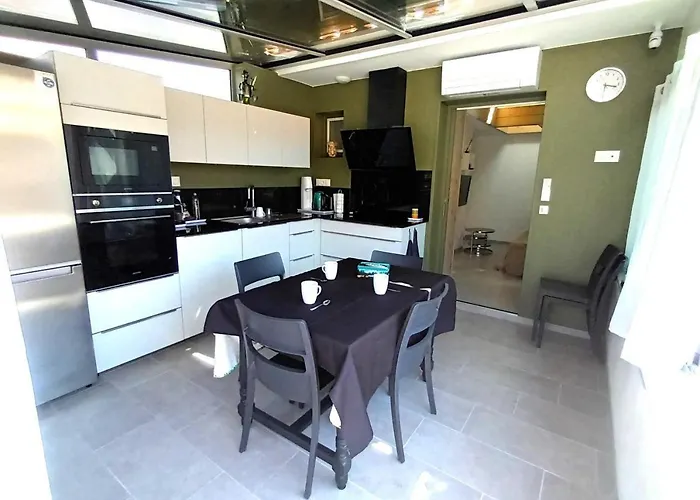 Charles Feriehus Capbreton